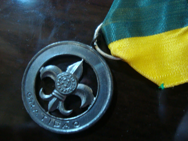 ENTREGA DE MEDALHA DE GRATIDÃO AO COMANDANTE DO 8º DISTRITO NAVAL